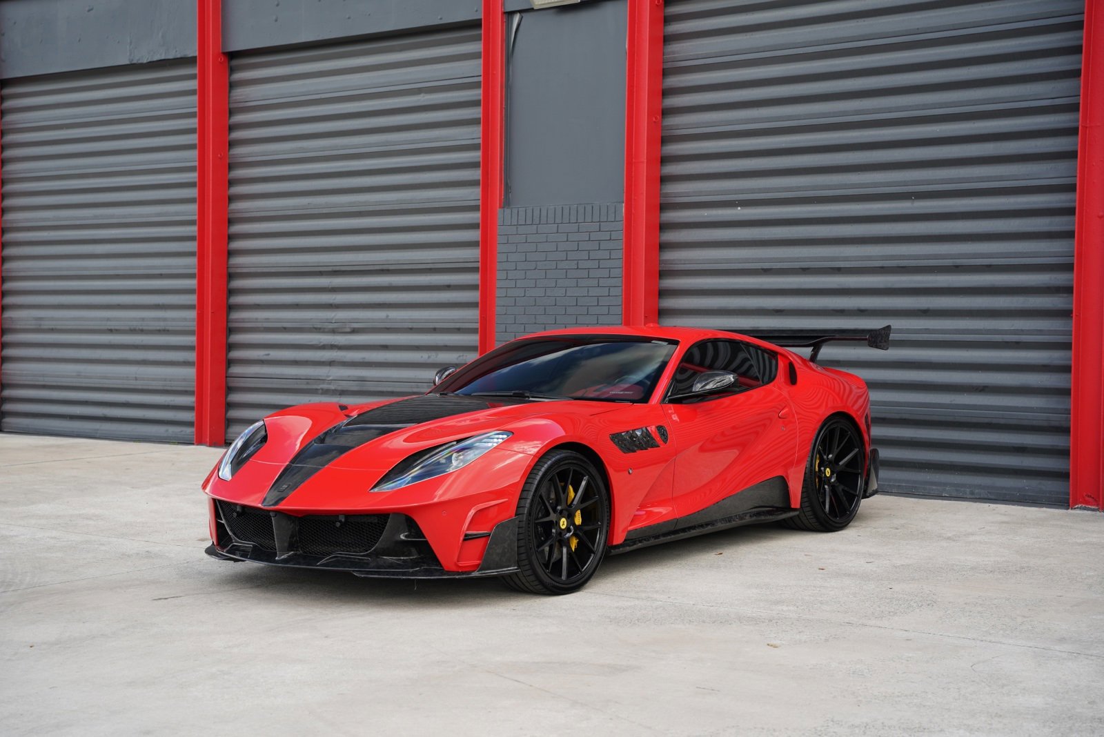Used 2019 Ferrari 812 Superfast image 1