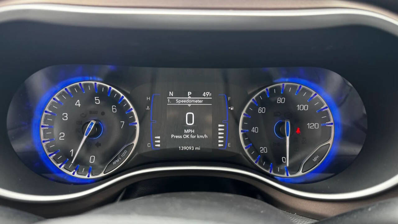 Used 2020 Chrysler Voyager Lxi FWD image 30