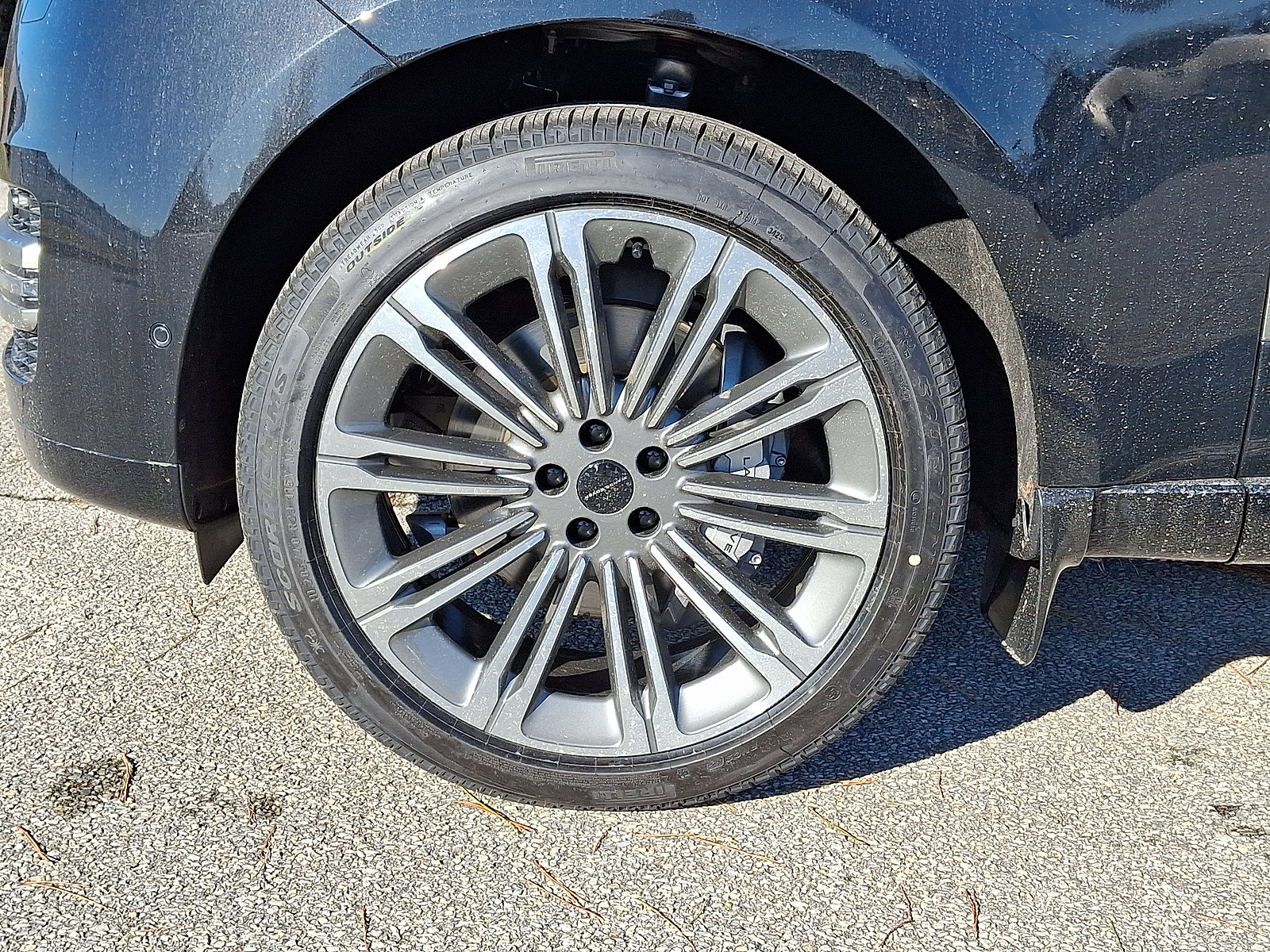 New 2026 Land Rover Range Rover SE image 2