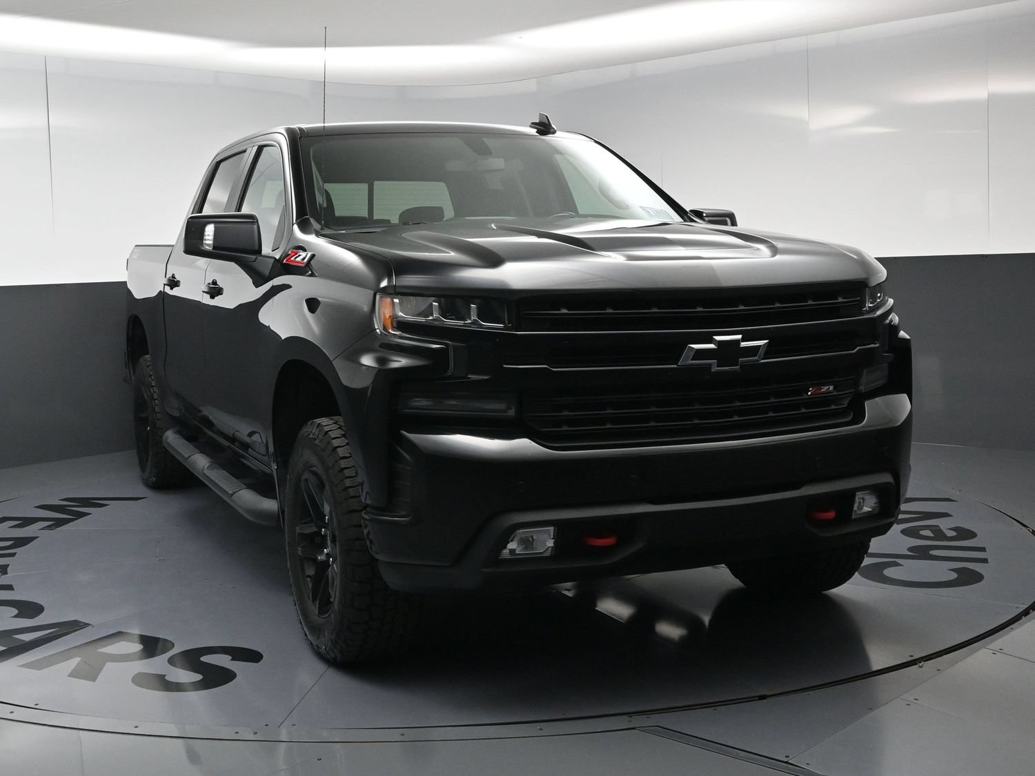 Used 2020 Chevrolet Silverado 1500 LT Trail Boss AWD/4WD image 3