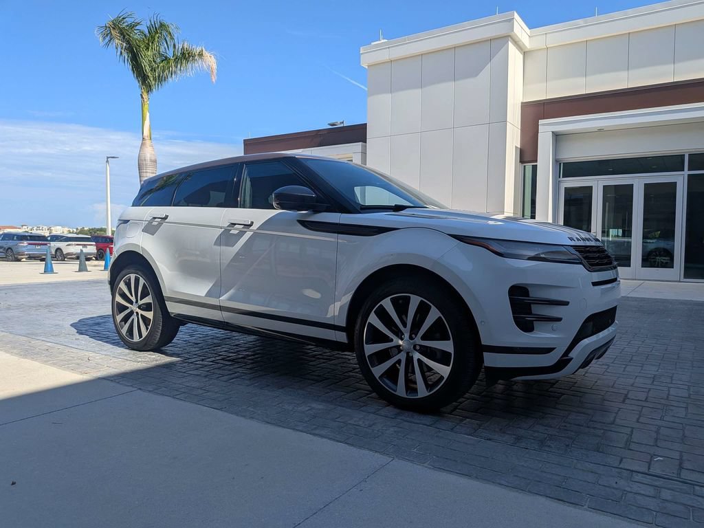 Certified 2026 Land Rover Range Rover Evoque Dynamic SE AWD/4WD image 2