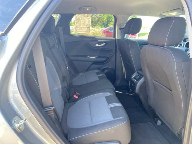 Used 2025 Chevrolet Blazer LT FWD image 18