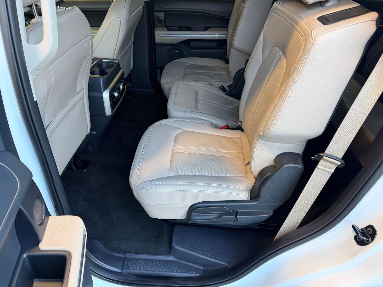 Used 2024 Ford Expedition Limited image 13