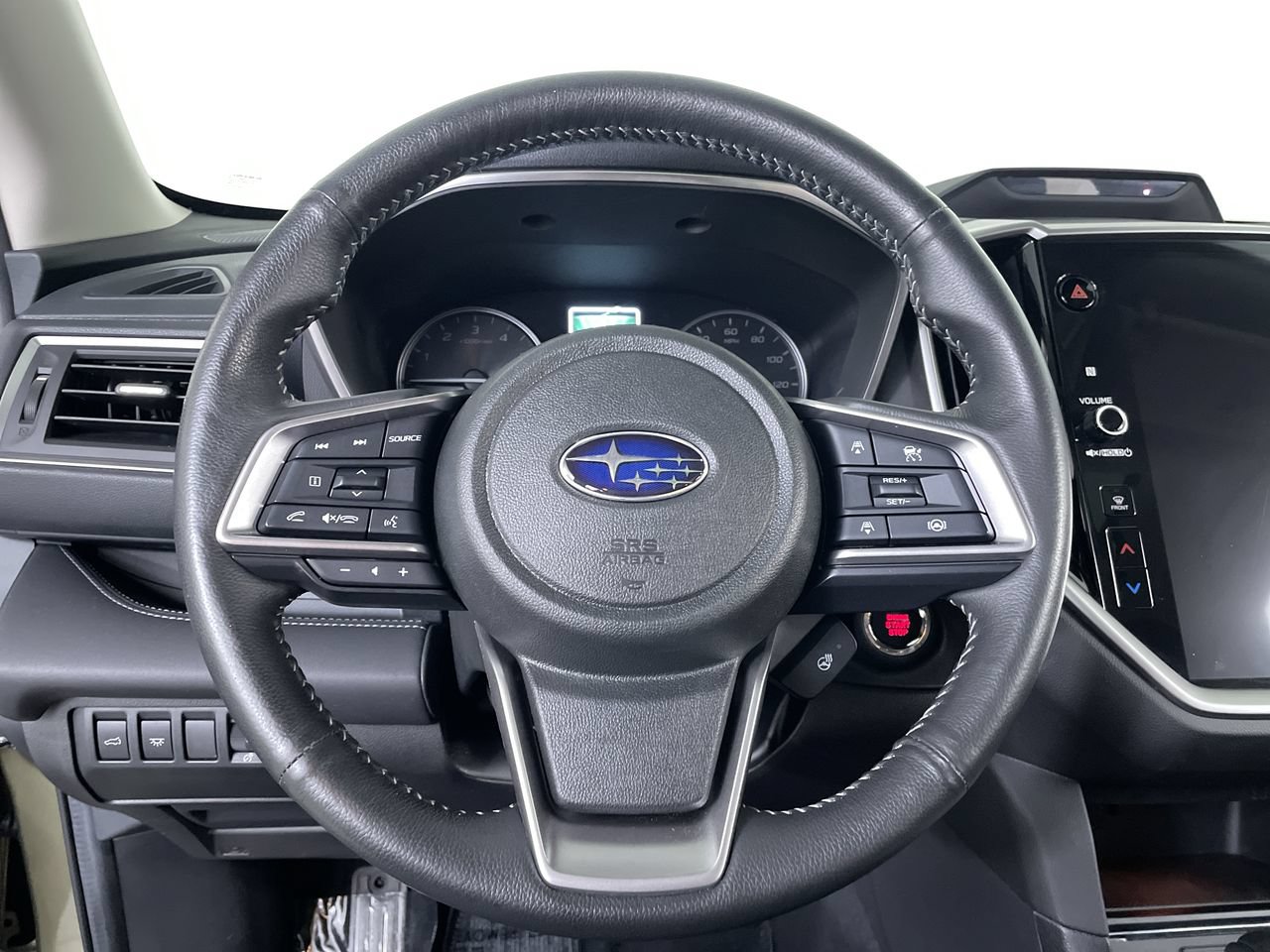 Used 2023 Subaru Ascent Limited w/ Technology Package AWD/4WD image 13