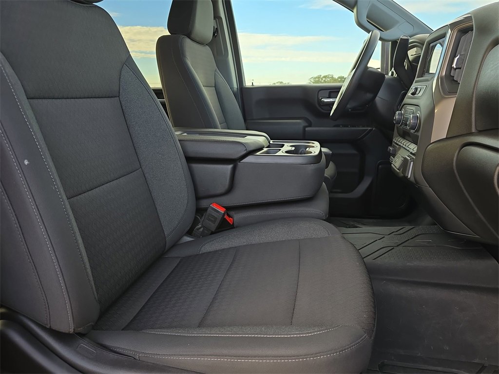 Used 2024 Chevrolet Silverado 2500 Custom w/ Custom Value Package image 10