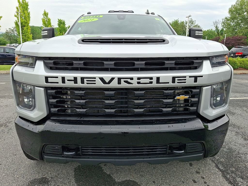 Used 2021 Chevrolet Silverado 2500 Custom w/ Custom Value Package AWD/4WD image 3