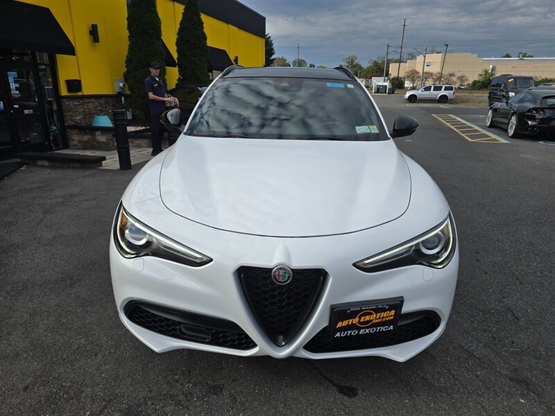 Used 2023 Alfa Romeo Stelvio Veloce AWD/4WD image 22