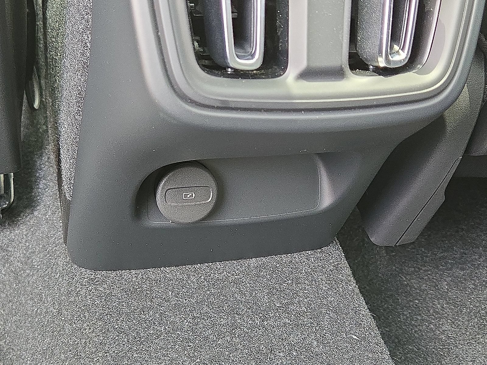 New 2026 Volvo XC40 B4 Core FWD image 16