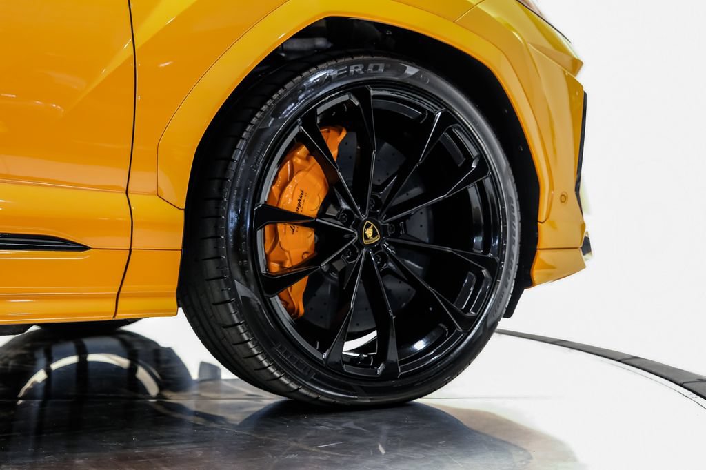 Used 2022 Lamborghini Urus AWD/4WD image 70