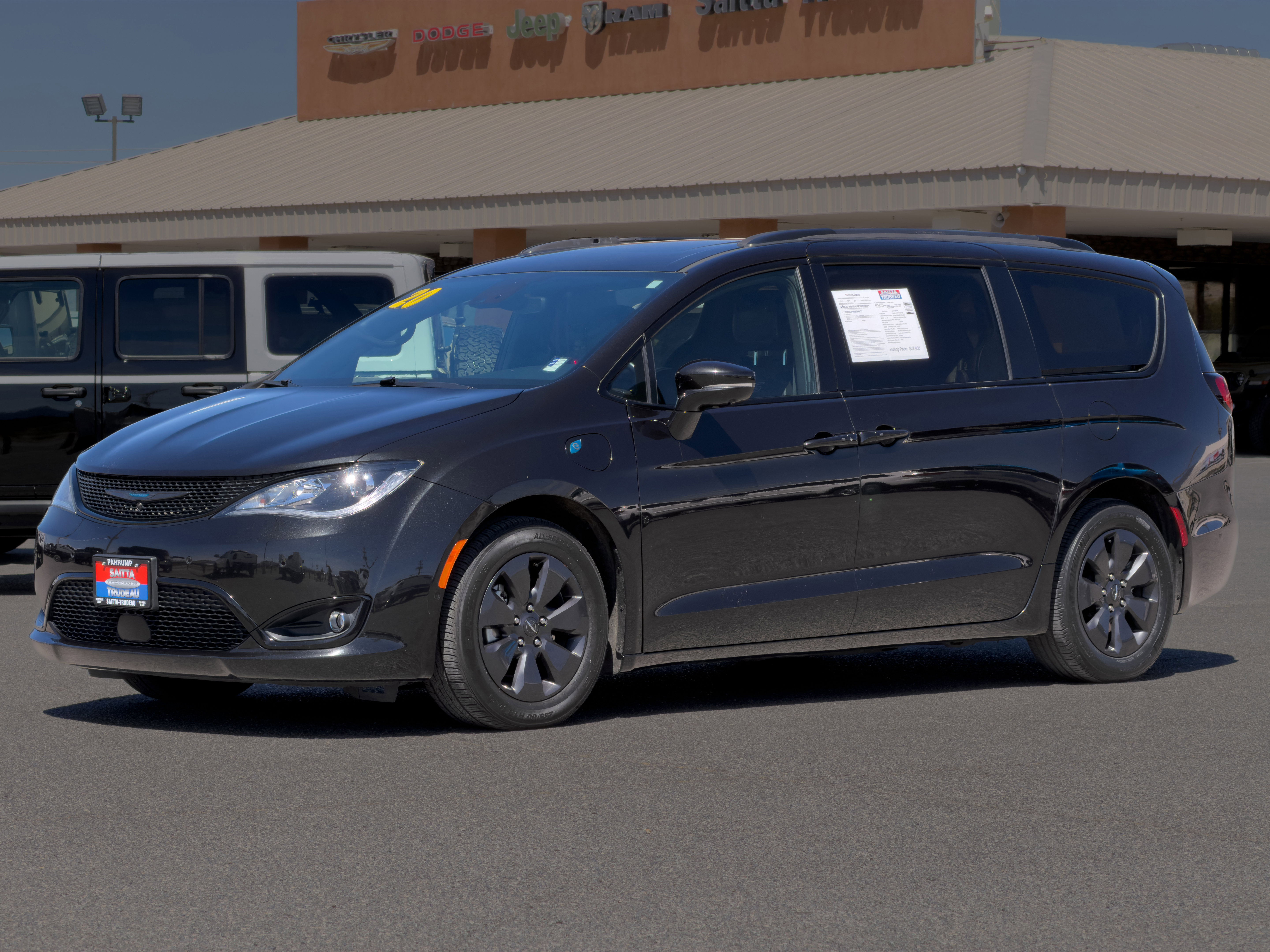 Used 2020 Chrysler Pacifica Limited w/ Advanced Safetytec Group FWD image 1