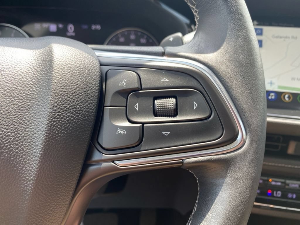 Used 2023 Buick Envision Avenir AWD/4WD image 20