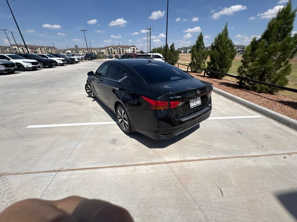 Used 2022 Nissan Altima 2.5 SV w/ SV Premium Package FWD image 13