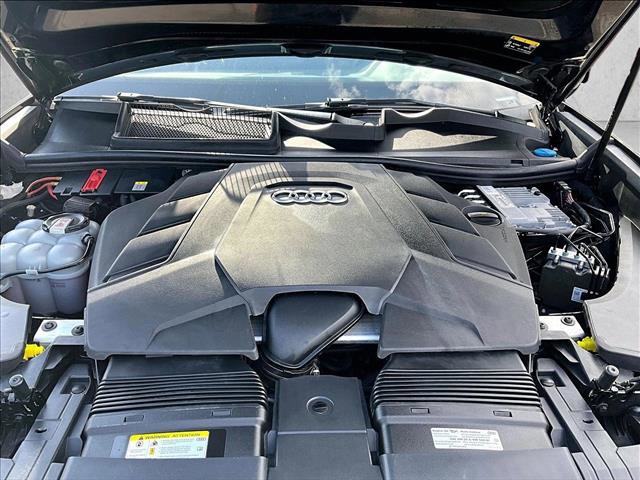 Used 2021 Audi Q8 Premium Plus w/ Premium Plus Package image 11