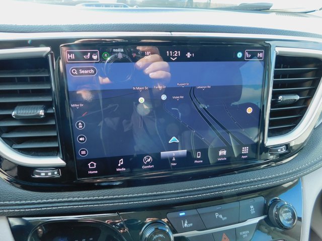 Used 2024 Chrysler Pacifica Select image 33