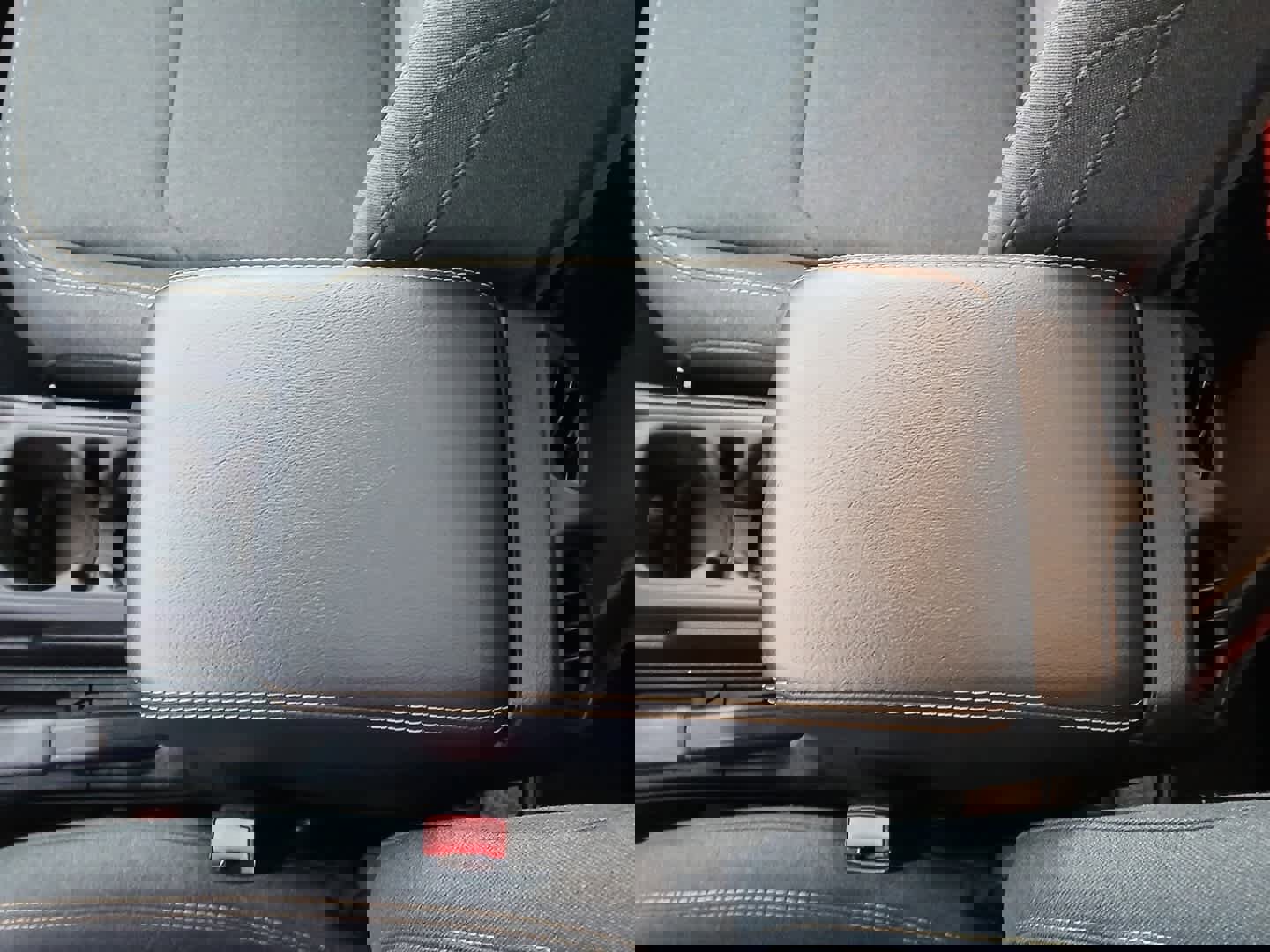 Used 2025 Jeep Wrangler Sahara image 45