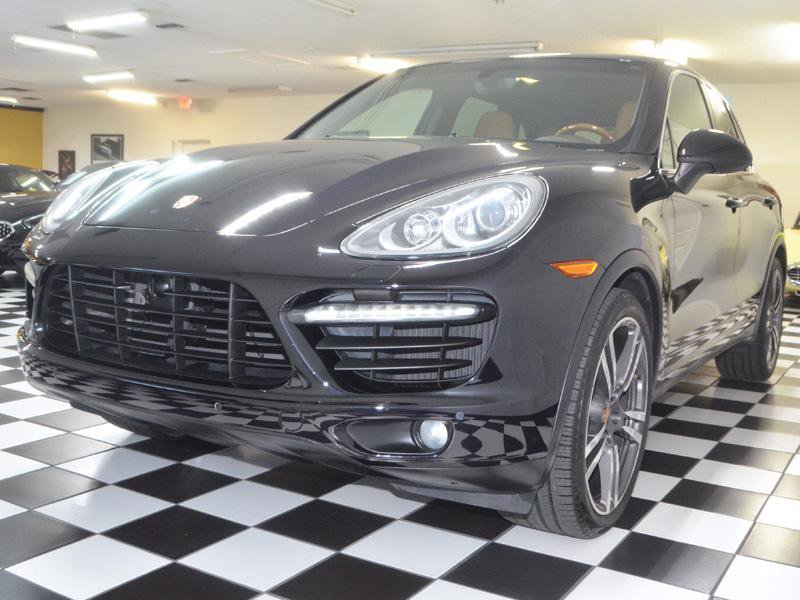 Used 2014 Porsche Cayenne Turbo w/ Comfort Plus Package (PU4) image 5
