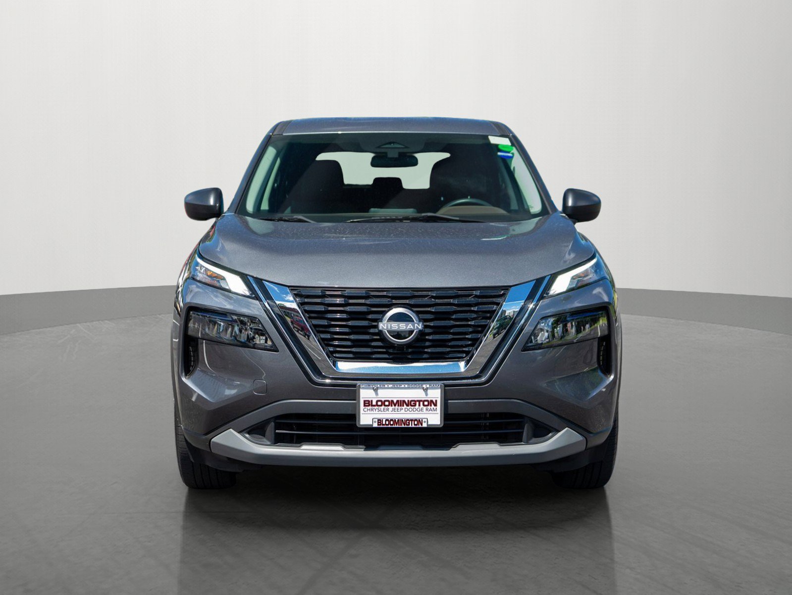 Used 2023 Nissan Rogue S AWD/4WD image 2