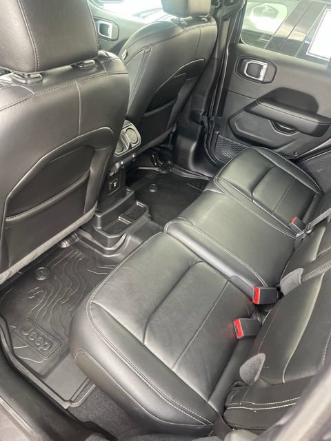 Used 2021 Jeep Wrangler Unlimited Sahara AWD/4WD image 15
