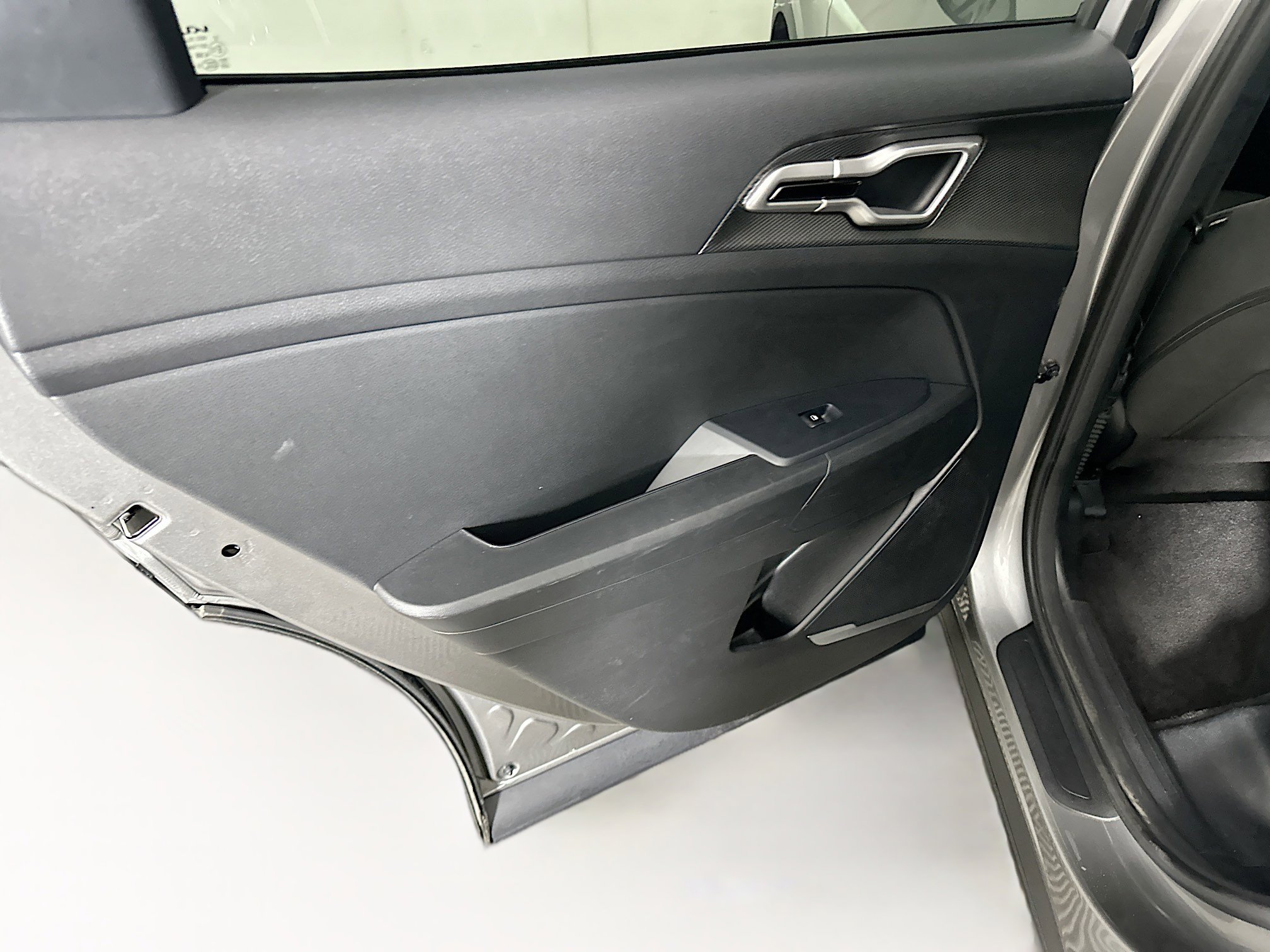 Used 2025 Kia Sportage LX image 25