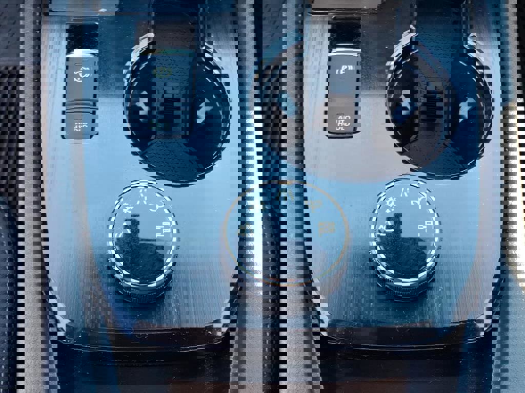 Used 2023 Nissan Rogue SV image 13