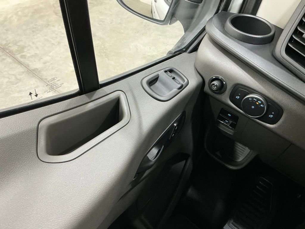 New 2026 Ford Transit 250 148 Medium Roof RWD image 14