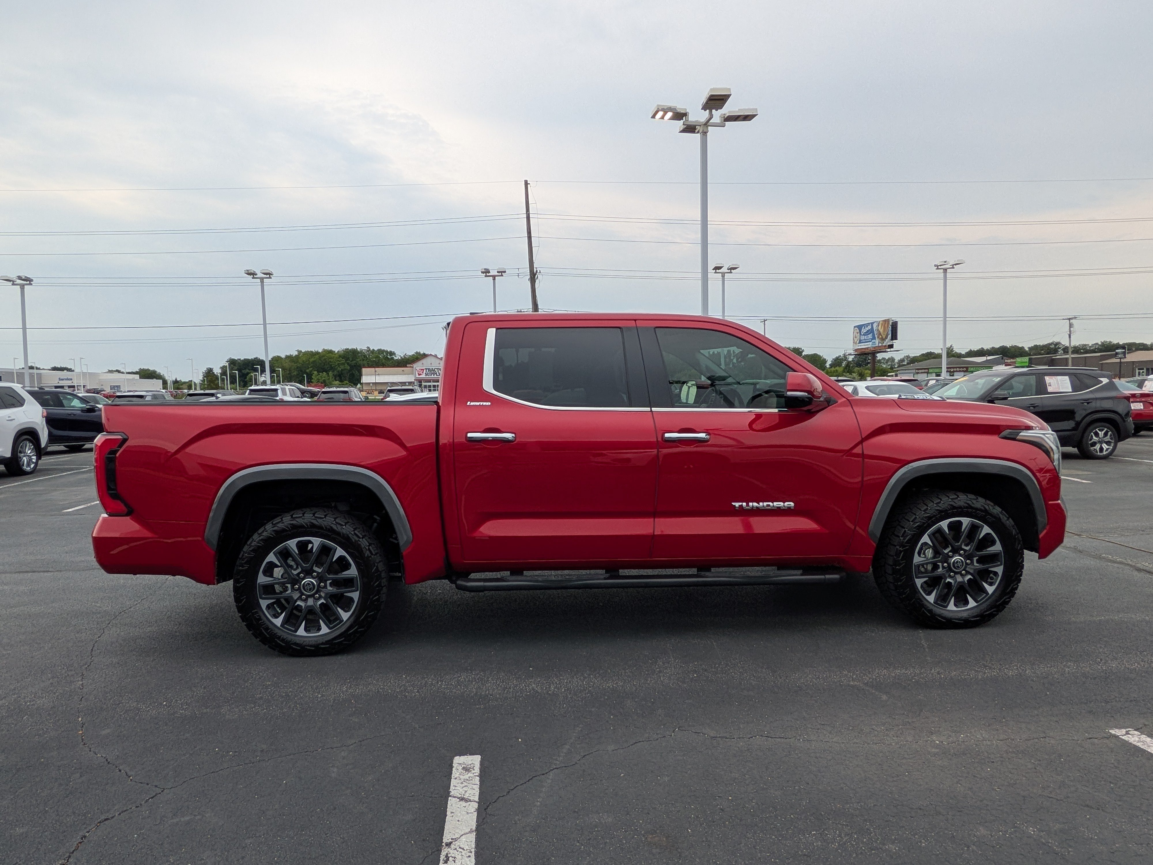 Used 2024 Toyota Tundra Limited AWD/4WD image 11