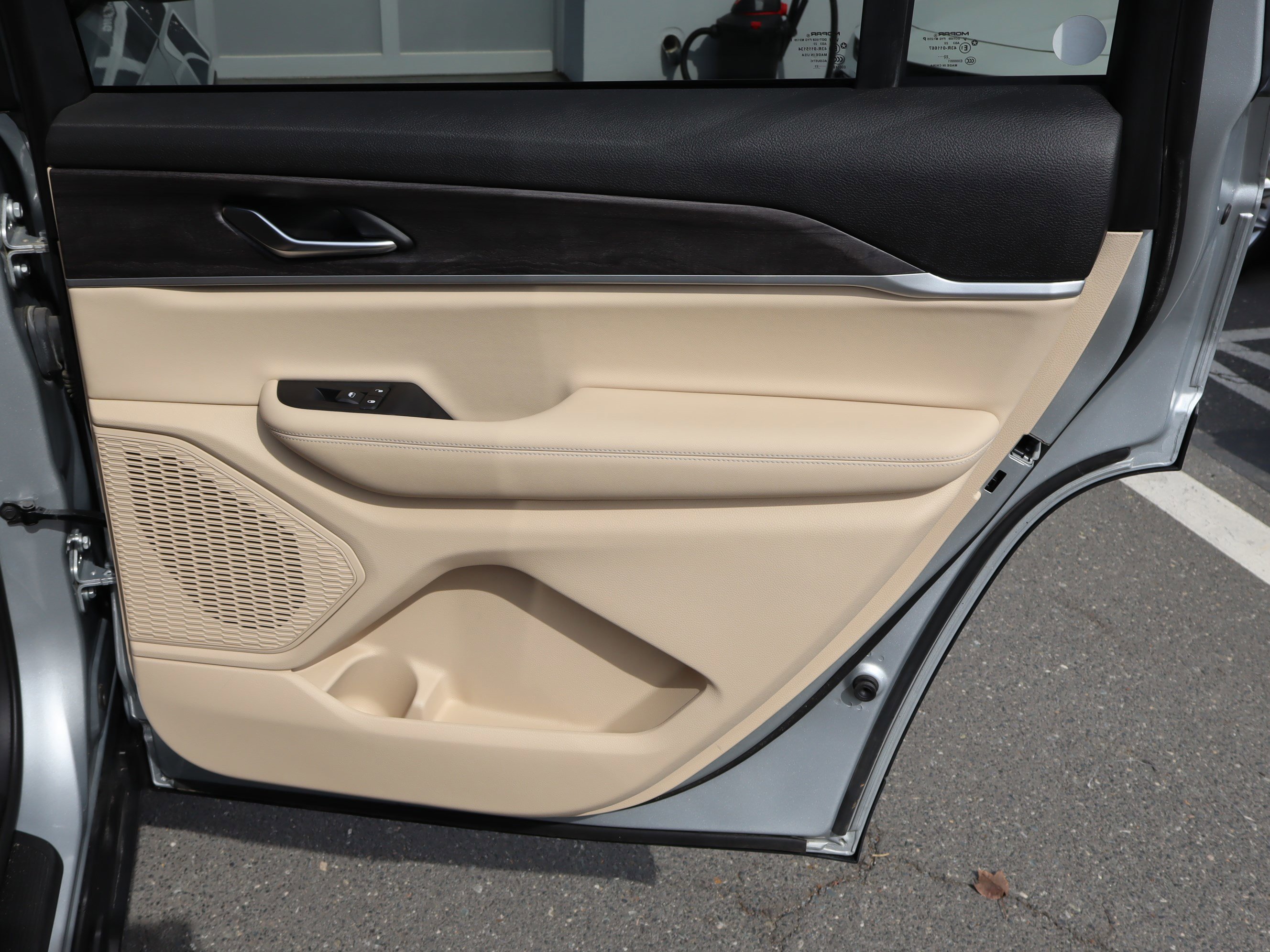 Used 2023 Jeep Grand Cherokee L Limited image 35