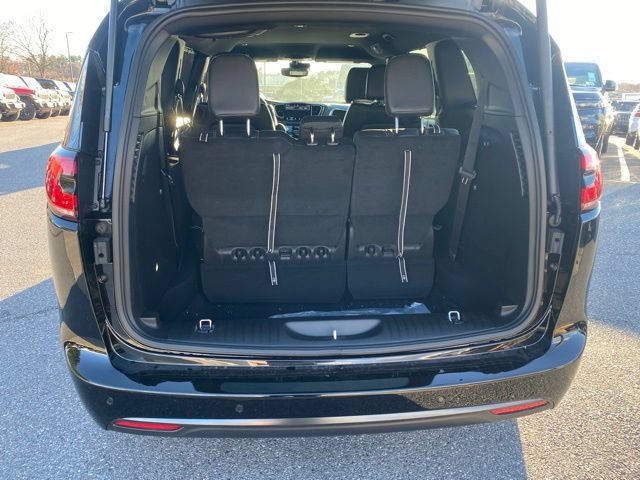 New 2026 Chrysler Pacifica Select w/ S Appearance Package FWD image 7