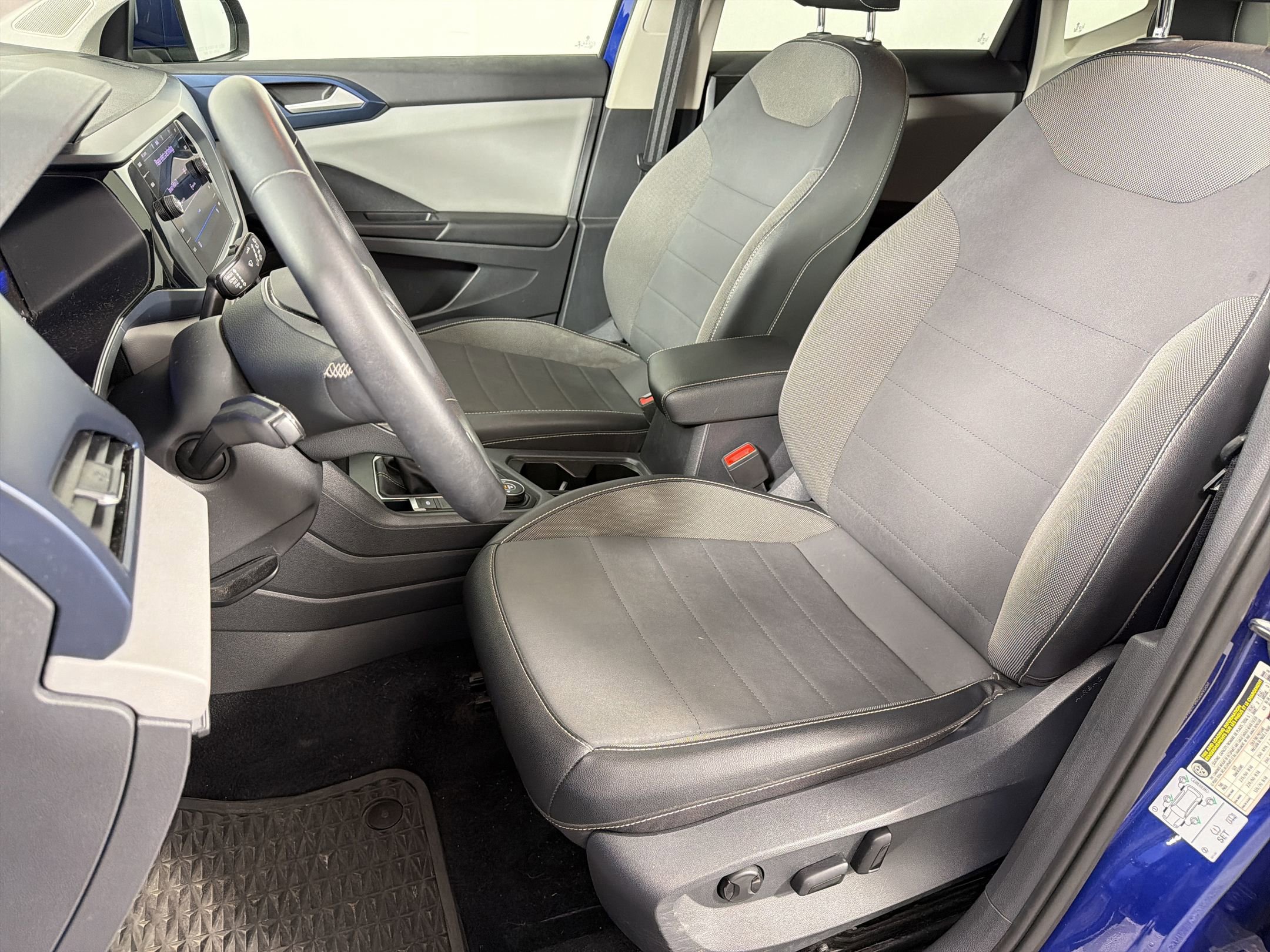 Used 2022 Volkswagen Taos SE AWD/4WD image 5