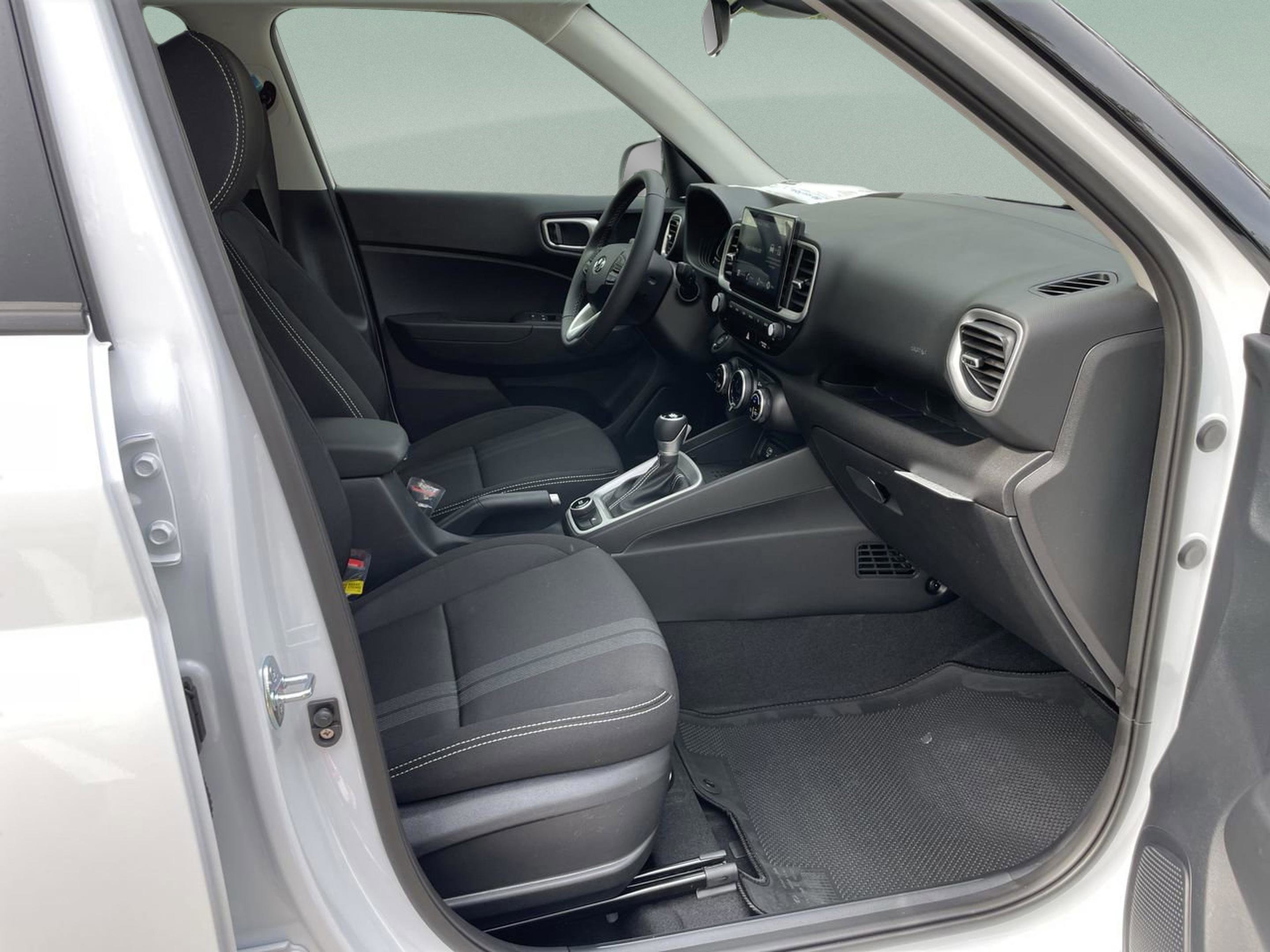 New 2026 Hyundai Venue SEL FWD image 19