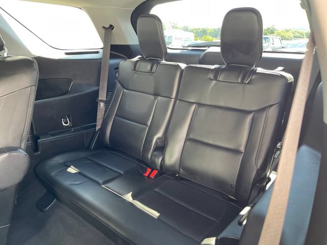 Used 2023 Ford Explorer XLT w/ Equipment Group 202A AWD/4WD image 28