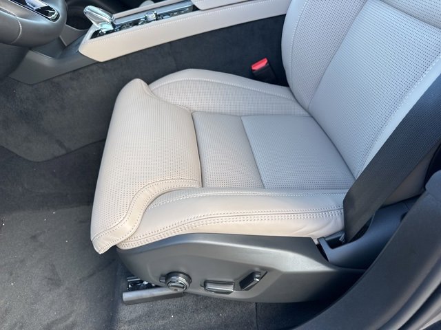 New 2026 Volvo XC90 B6 Ultra w/ Protection Package Premier image 10