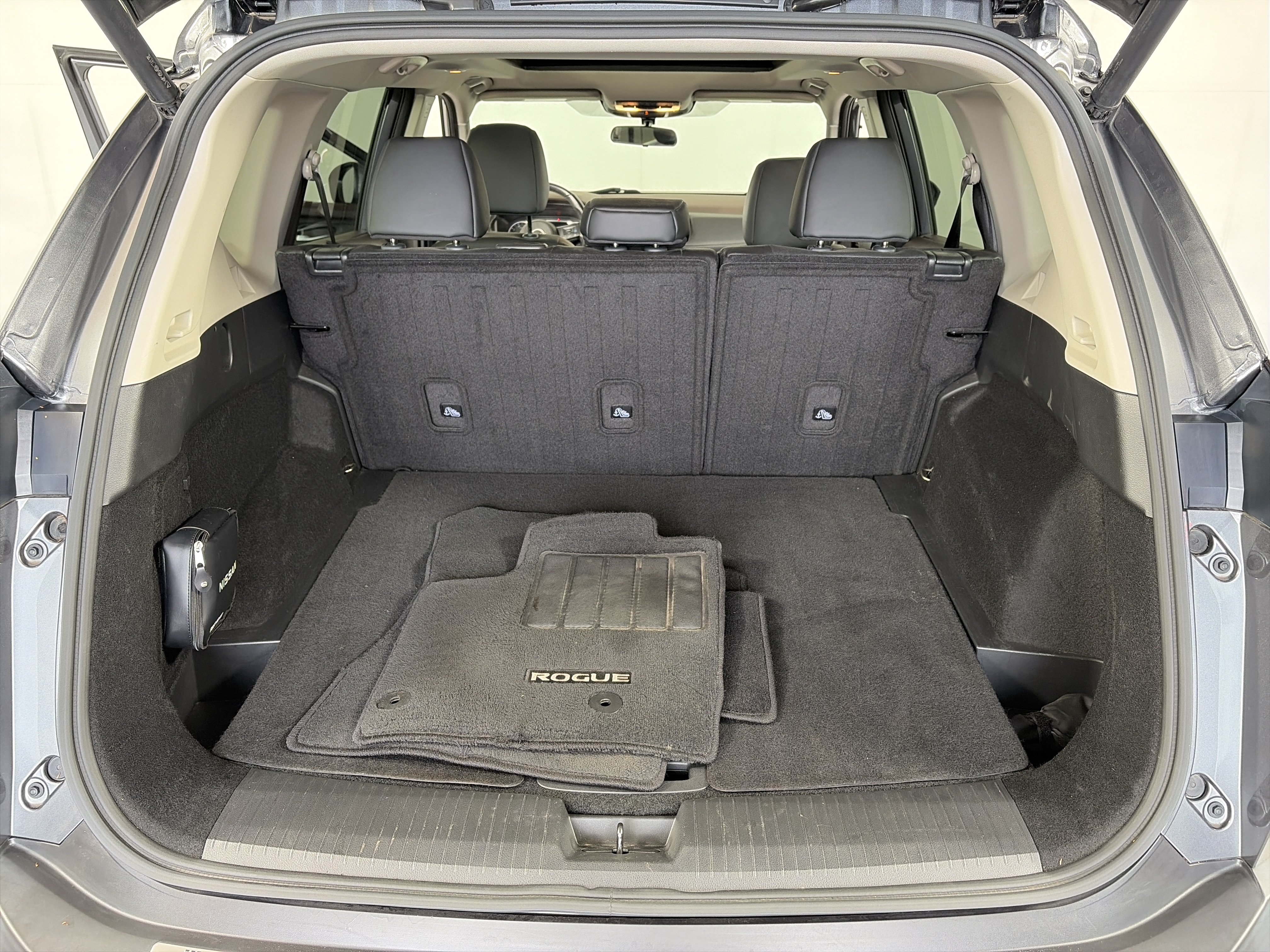 Used 2023 Nissan Rogue SV w/ SV Premium B Package AWD/4WD image 14