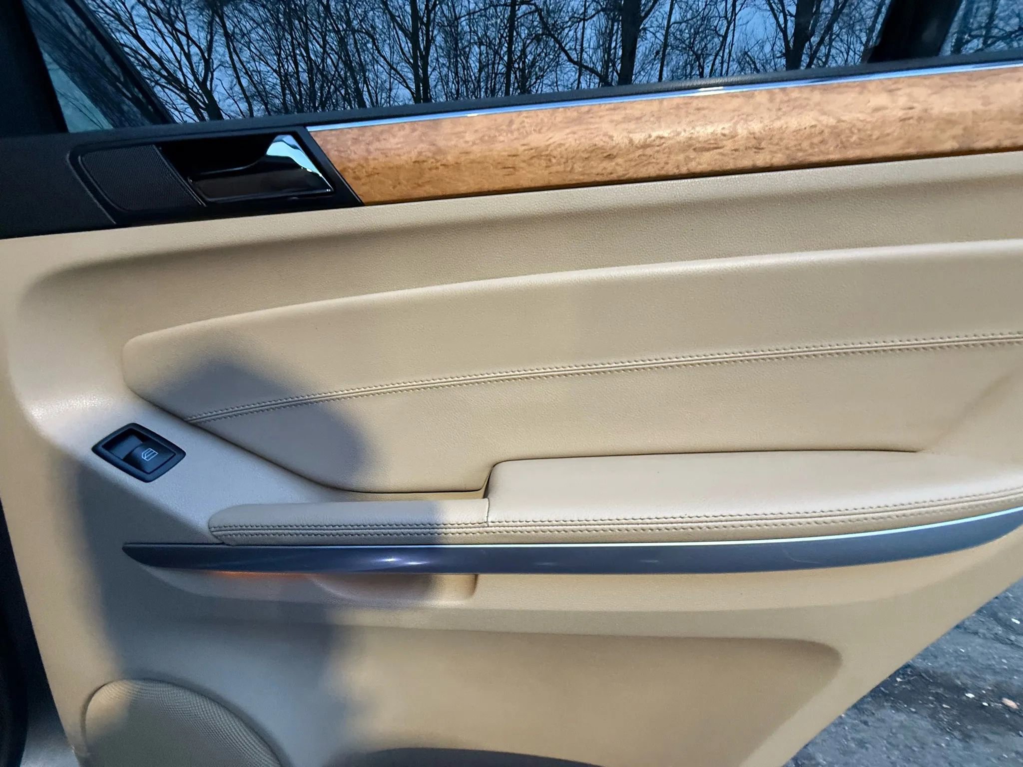 Used 2012 Mercedes-Benz GL 550 GL 550 4MATIC Sport Utility 4D image 24