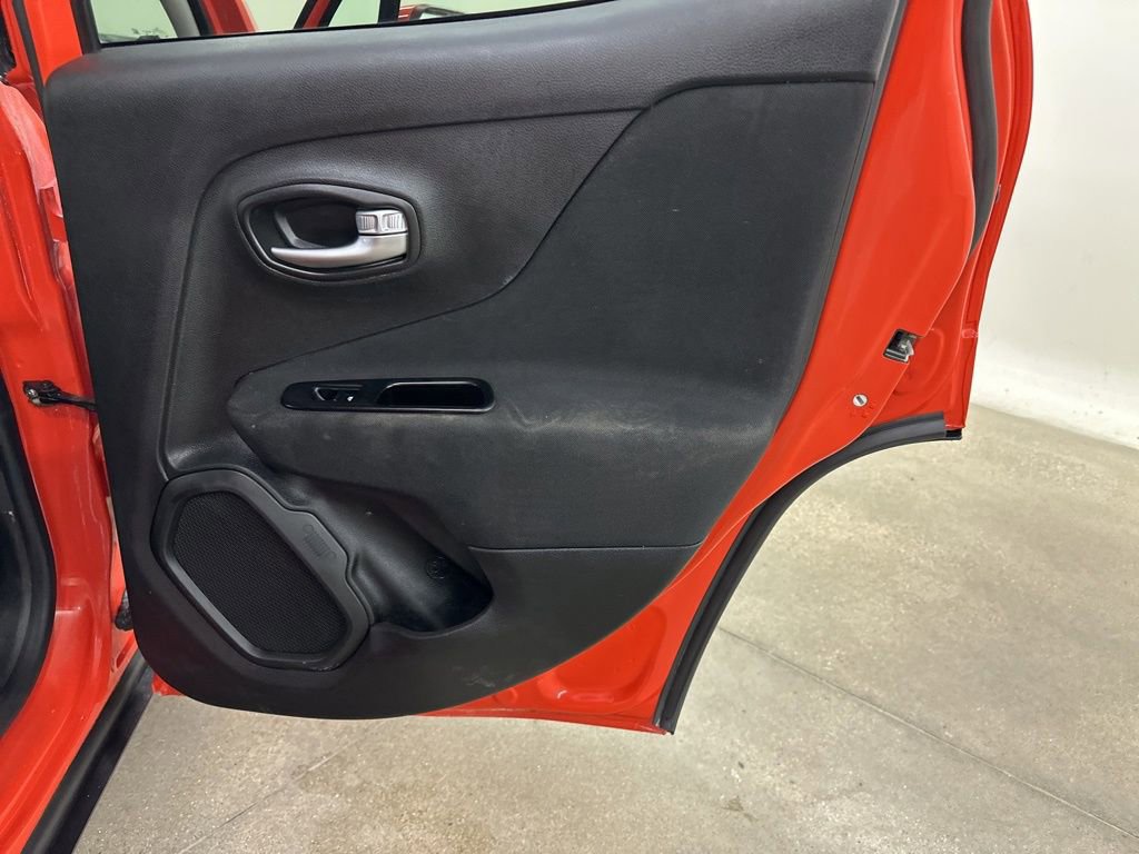 Used 2020 Jeep Renegade Latitude image 21
