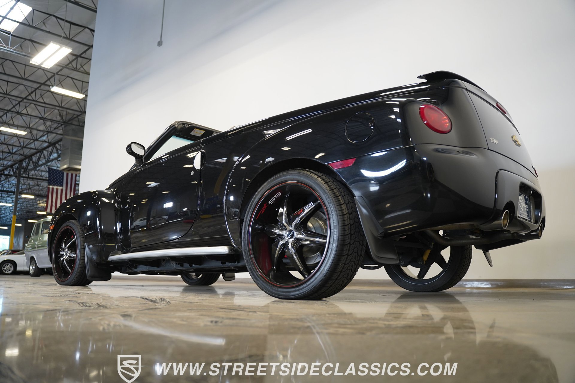 Used 2004 Chevrolet SSR w/ Preferred Equipment Group image 12