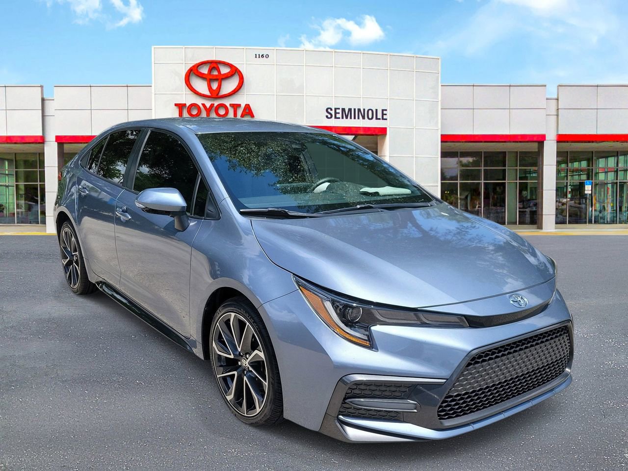 Used 2022 Toyota Corolla SE FWD image 2