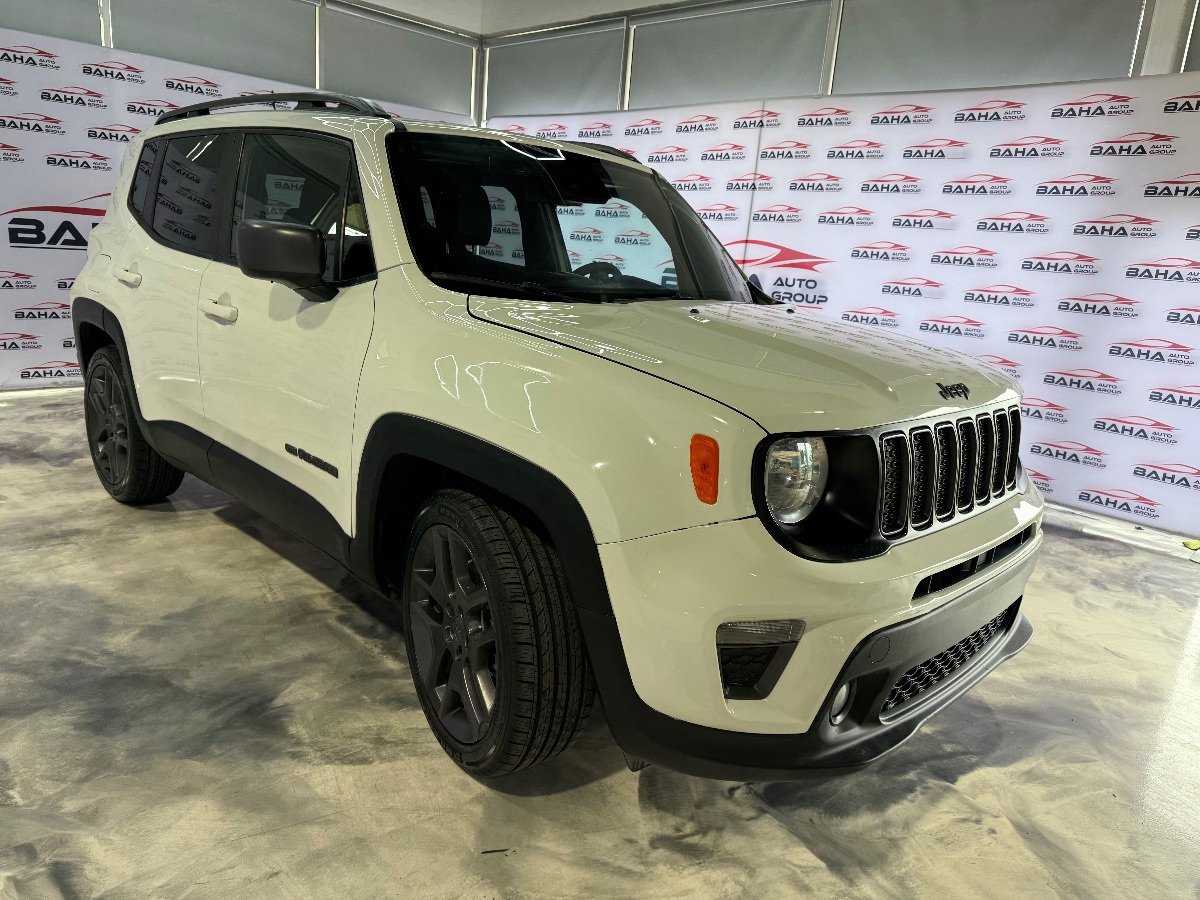 Used 2021 Jeep Renegade Latitude w/ Sun & Sound Group FWD image 3