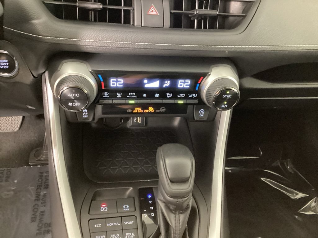 Used 2024 Toyota RAV4 XLE AWD/4WD image 24