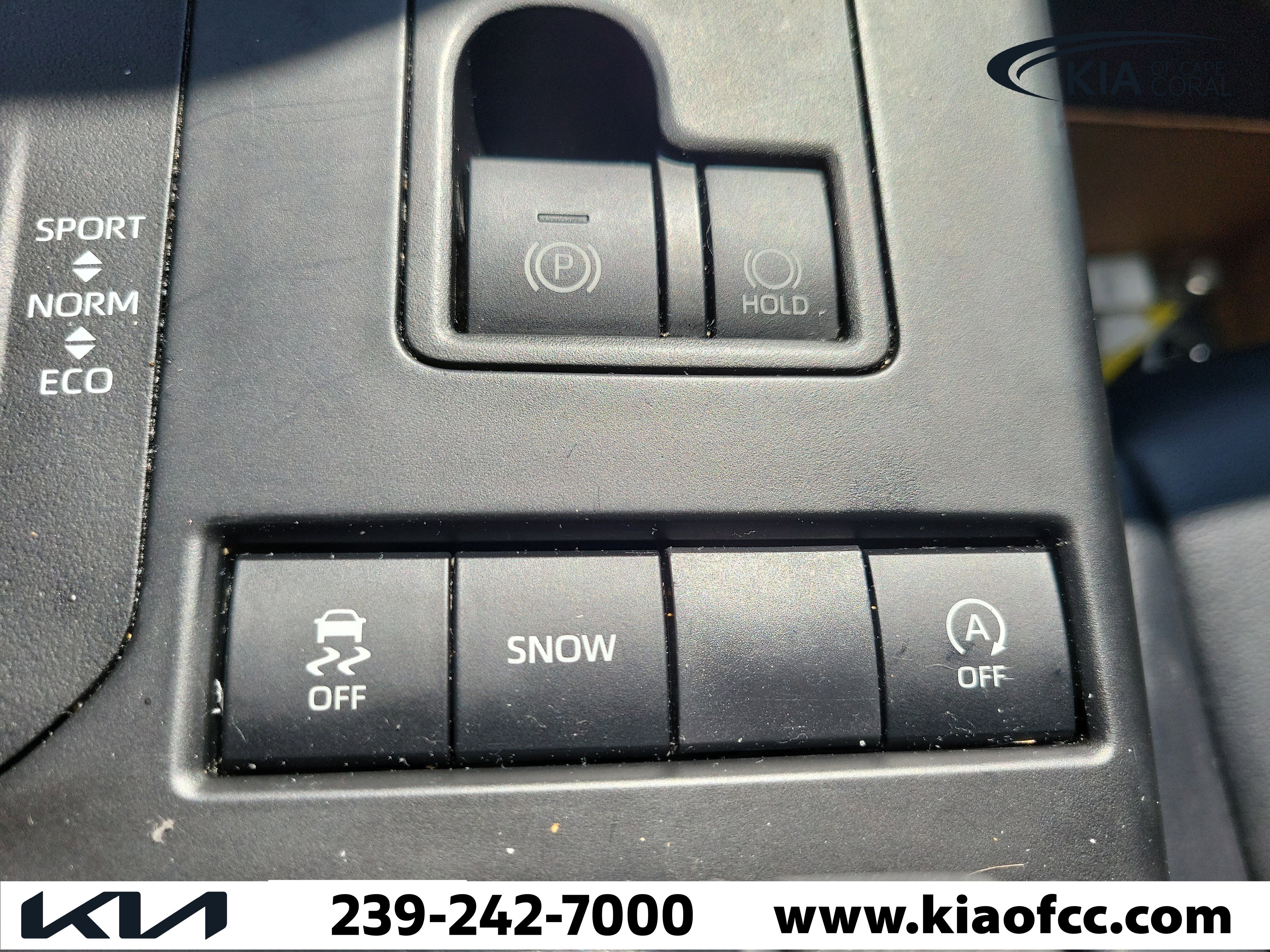 Used 2022 Toyota Highlander XLE FWD image 29