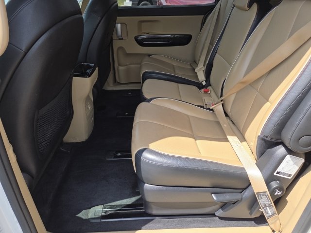 Used 2017 Kia Sedona EX FWD image 13