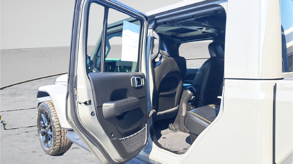 Used 2022 Jeep Gladiator Overland AWD/4WD image 11