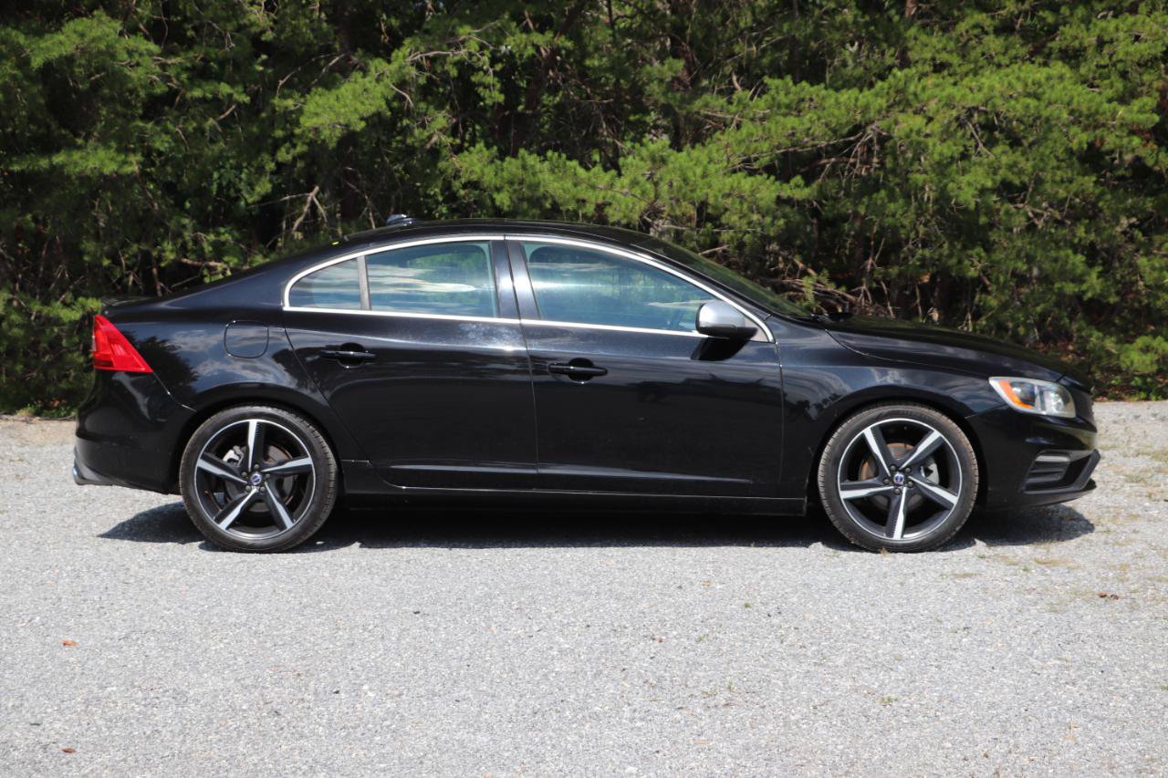 Used 2016 Volvo S60 T5 R-Design FWD image 2