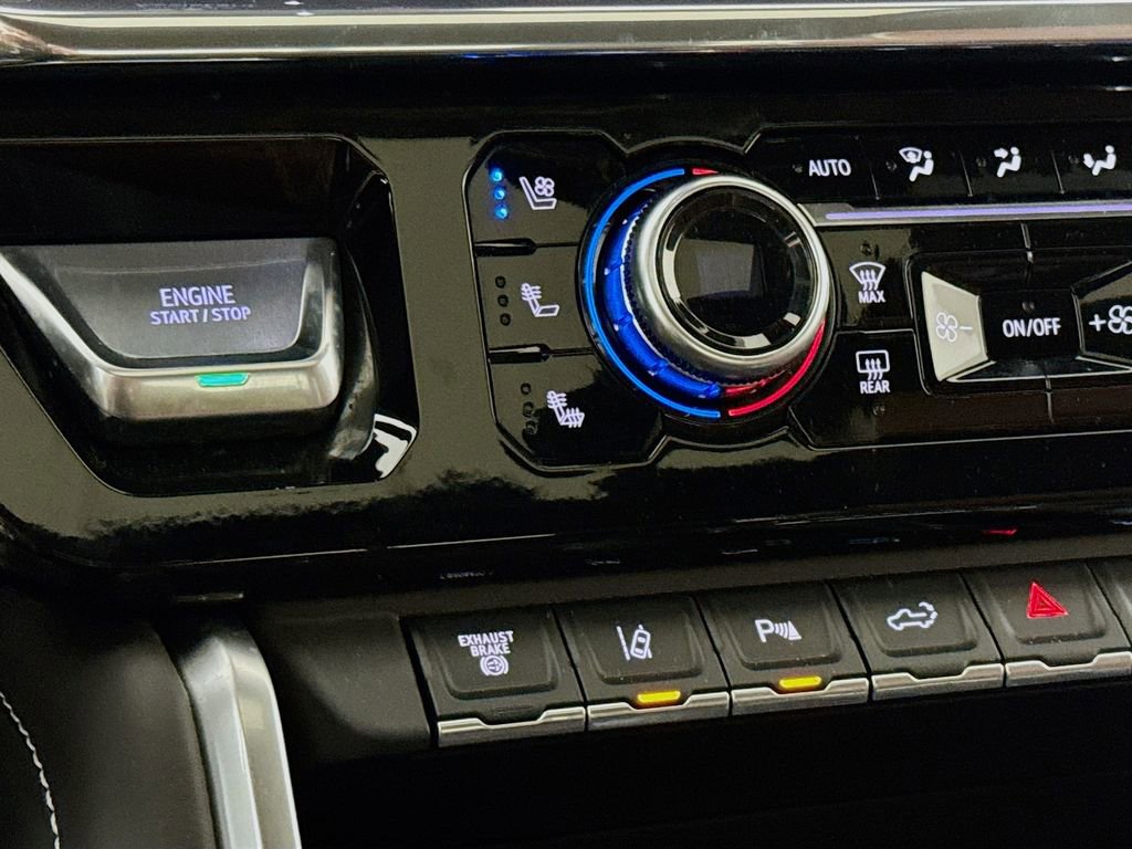 Used 2024 GMC Sierra 3500 Denali Ultimate image 22