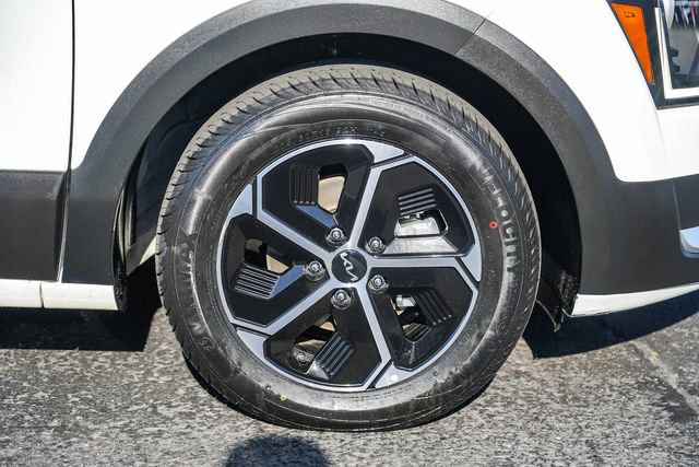 Certified 2023 Kia Niro EX FWD image 12