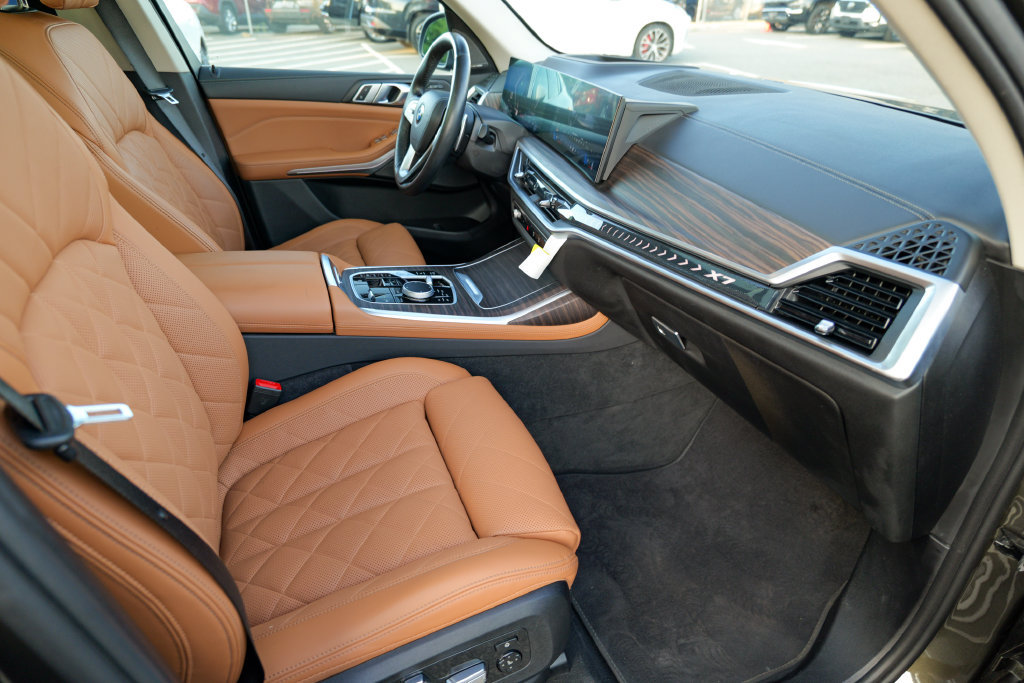 Used 2024 BMW X7 xDrive40i AWD/4WD image 38