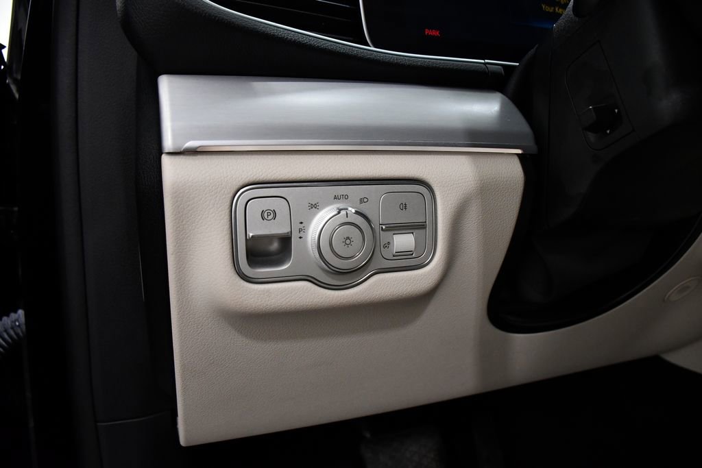 Used 2022 Mercedes-Benz GLE 350 4MATIC image 11