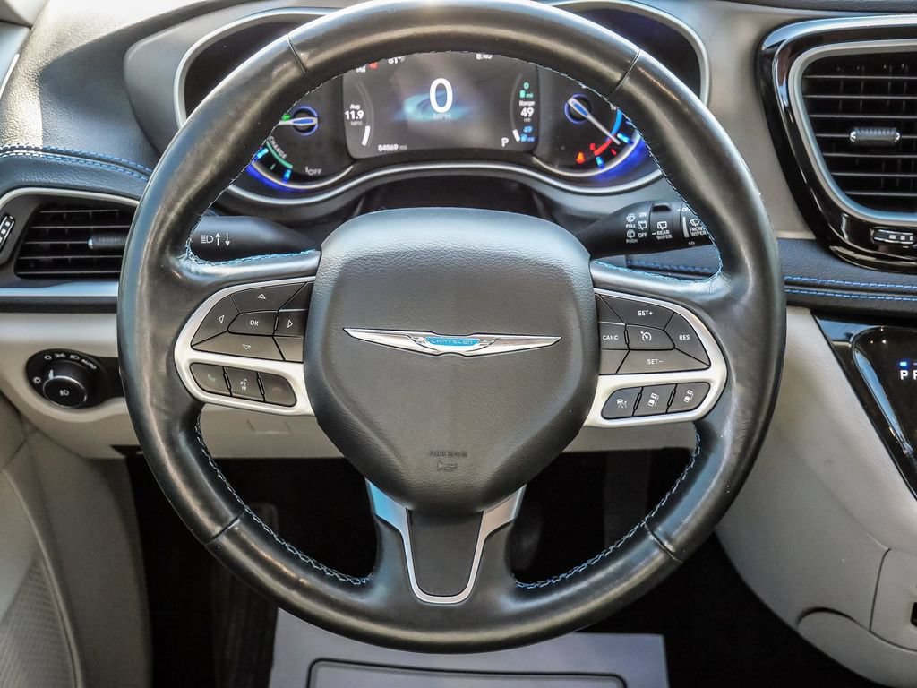 Used 2021 Chrysler Pacifica Touring-L FWD image 33