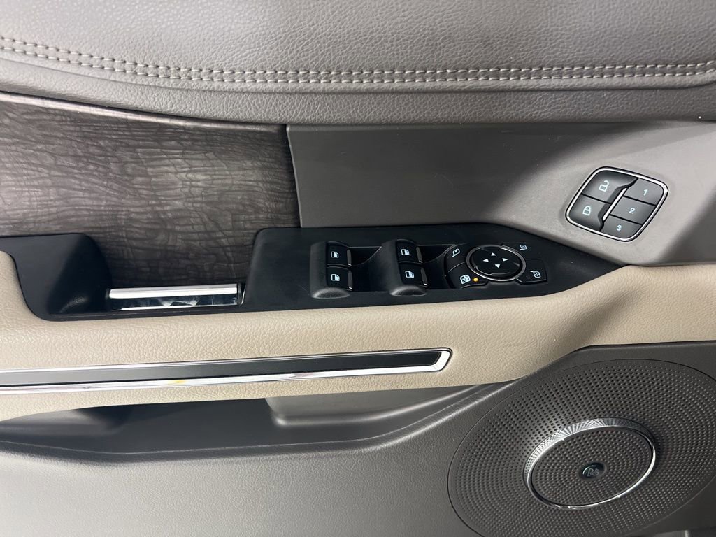 Used 2021 Ford Expedition Limited image 24