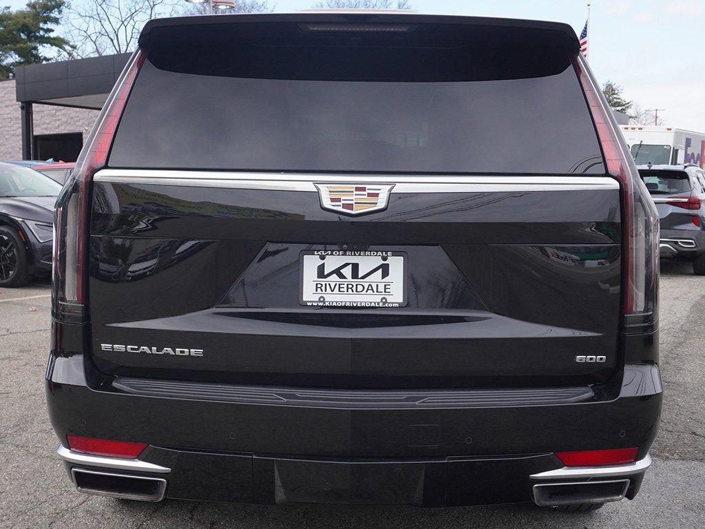 Used 2023 Cadillac Escalade ESV Premium Luxury Platinum w/ Heavy-Duty Trailer Package image 17